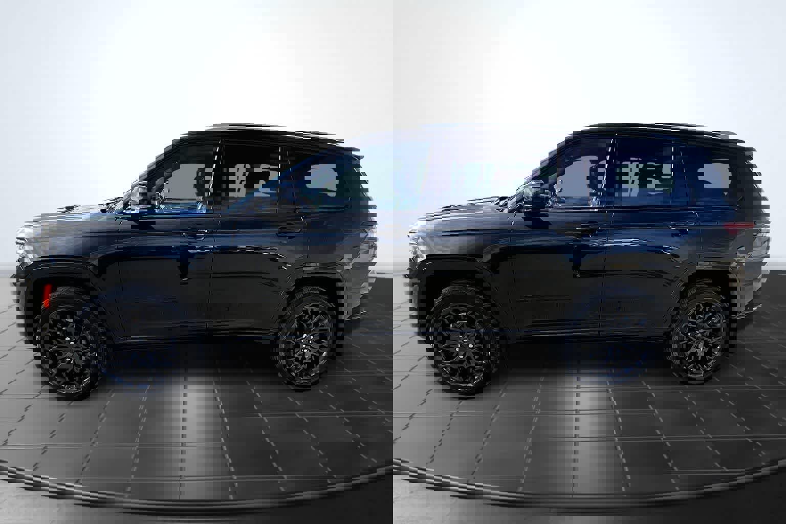 Used 2023 Jeep Grand Cherokee L Summit image 3