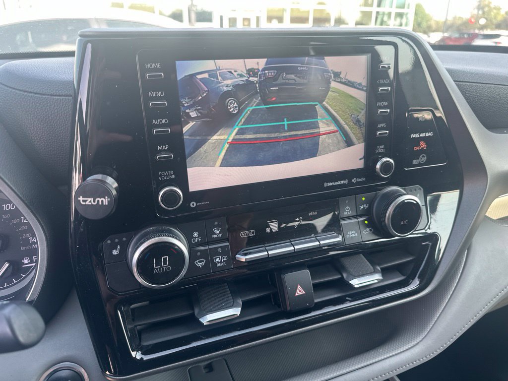 Used 2021 Toyota Highlander XLE FWD image 22