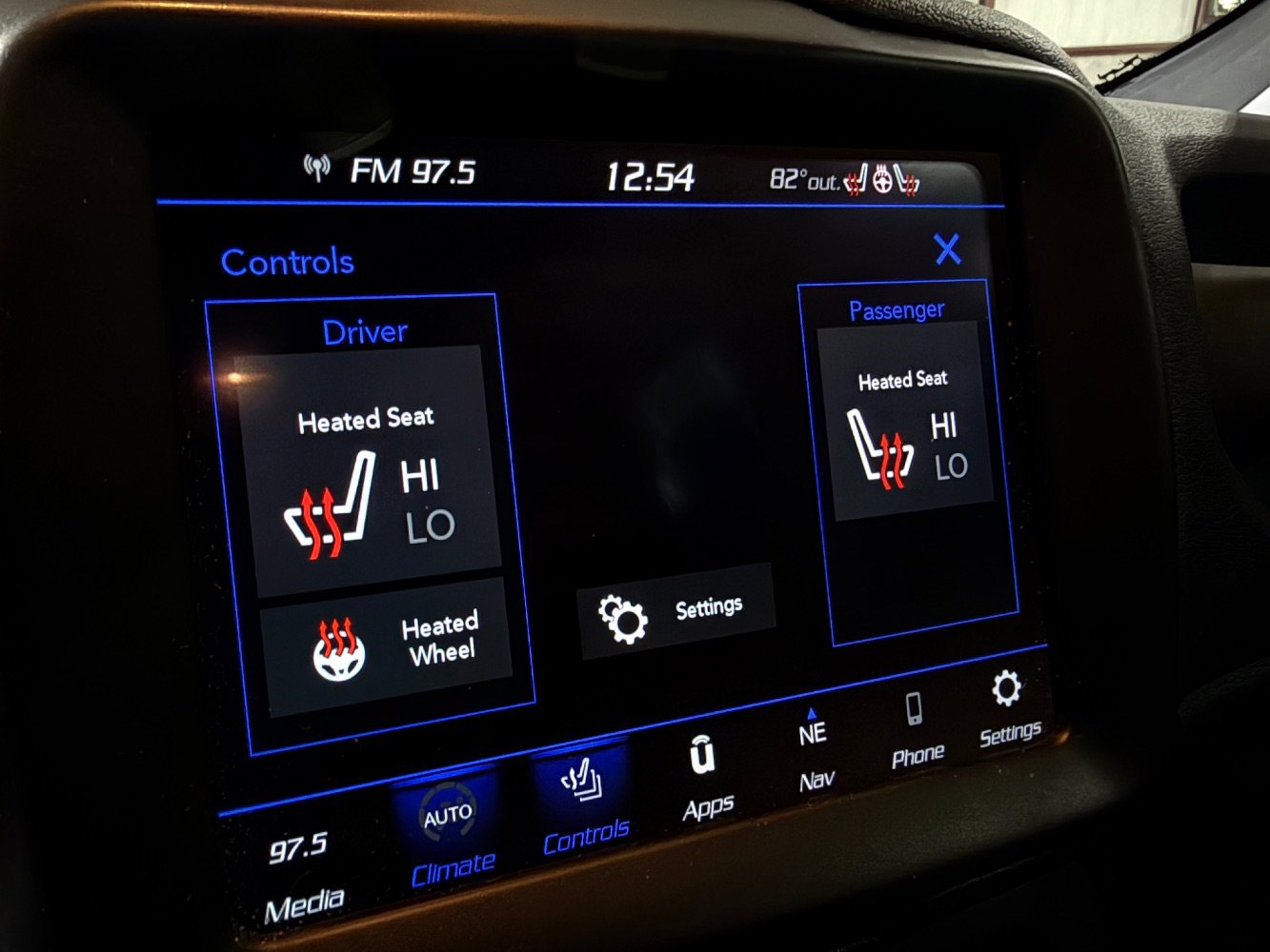 Used 2018 Jeep Renegade Limited w/ UConnect 8.4 Nav Group FWD image 32
