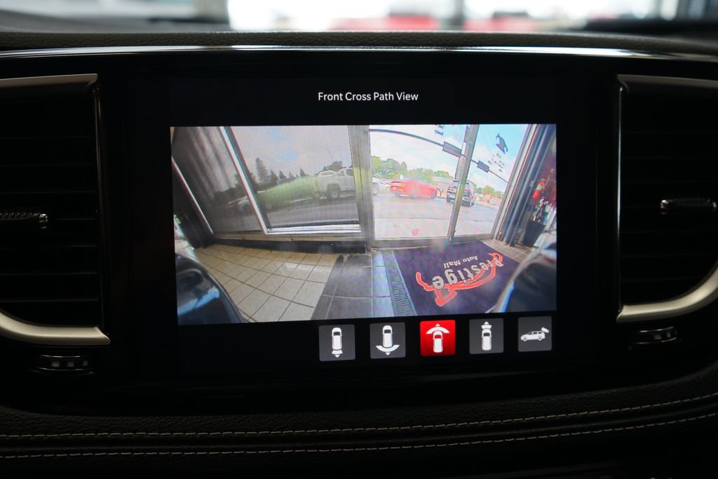 Used 2023 Chrysler Pacifica Touring-L AWD/4WD image 35