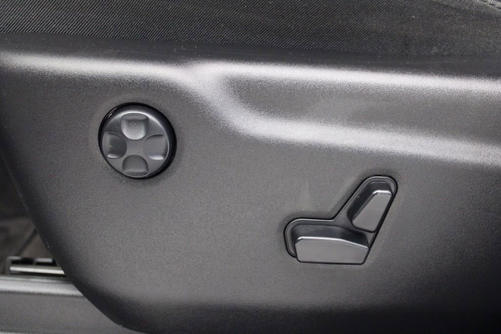 Used 2018 Jeep Grand Cherokee Limited image 19