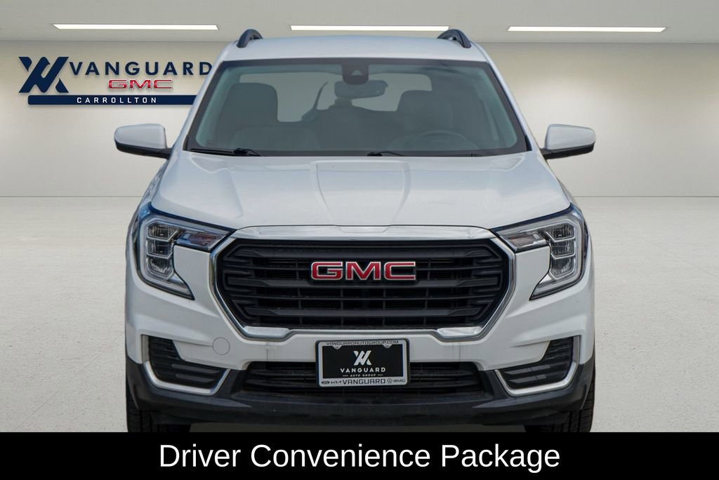 Used 2023 GMC Terrain SLE w/ Driver Convenience Package image 4