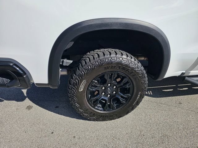 Used 2022 Chevrolet Silverado 1500 ZR2 w/ Technology Package AWD/4WD image 13