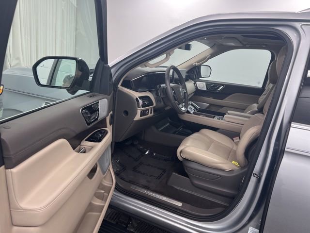 Certified 2023 Lincoln Navigator L Reserve AWD/4WD image 14