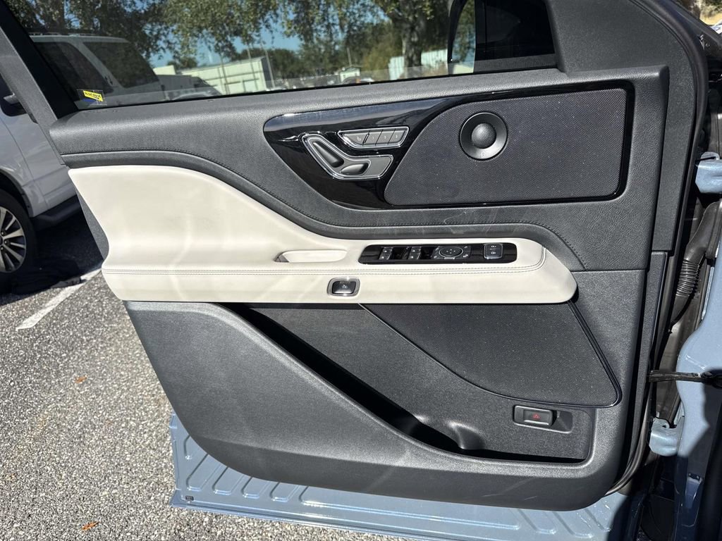 New 2026 Lincoln Aviator Reserve image 19