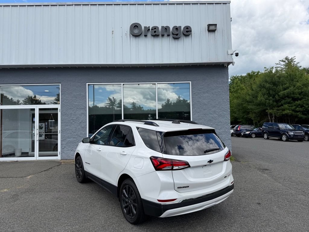 Used 2022 Chevrolet Equinox RS w/ RS Leather Package AWD/4WD image 4
