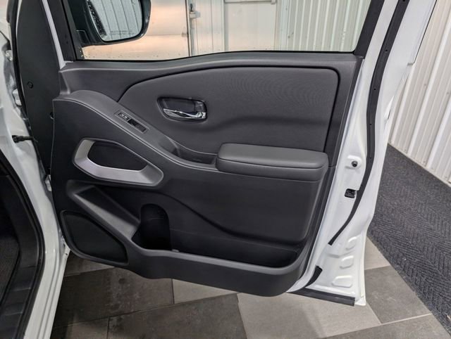 Used 2024 Nissan Frontier SV w/ SV Convenience Package image 24