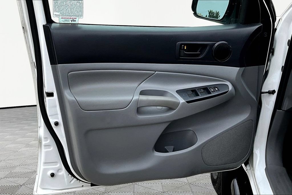 Used 2013 Toyota Tacoma PreRunner RWD image 17