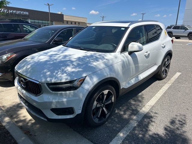 Used 2019 Volvo XC40 T5 Inscription image 1
