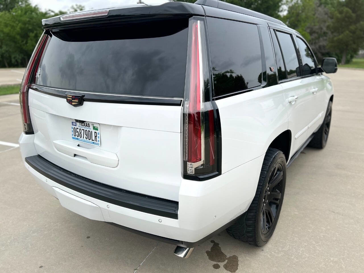 Used 2020 Cadillac Escalade Premium Luxury image 6