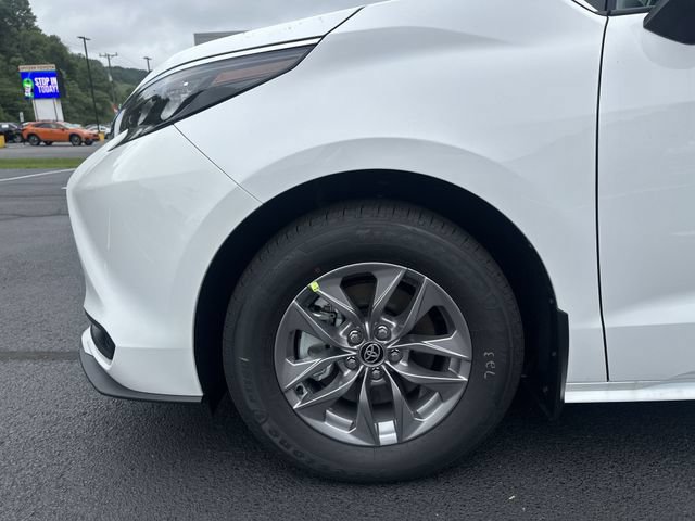 New 2026 Toyota Sienna LE AWD/4WD image 20