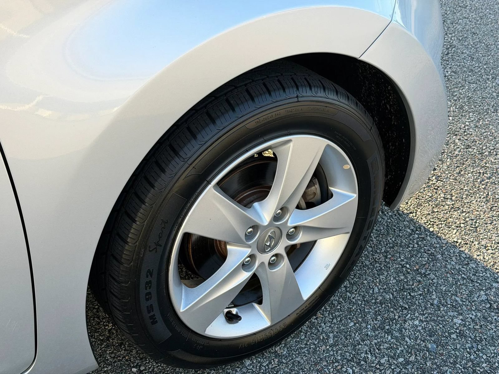 Used 2013 Hyundai Elantra GLS FWD image 12