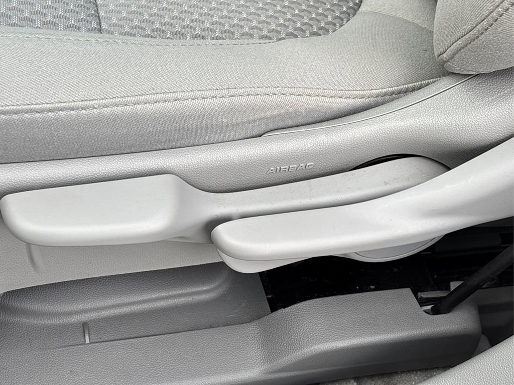 Used 2023 GMC Acadia SLE w/ LPO, Floor Liner Package image 33