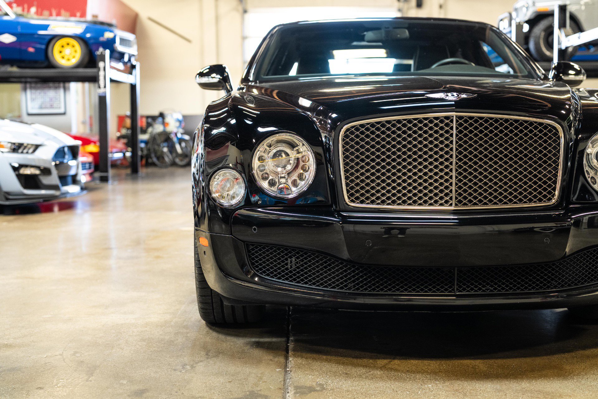 Used 2014 Bentley Mulsanne image 16