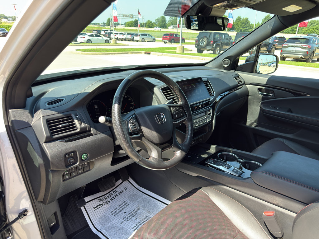 Used 2024 Honda Ridgeline Black Edition image 9