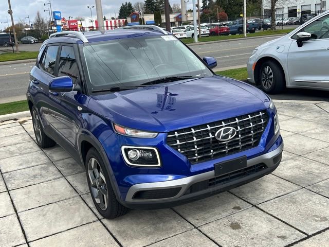 Used 2023 Hyundai Venue Limited w/ Cargo Package FWD image 5