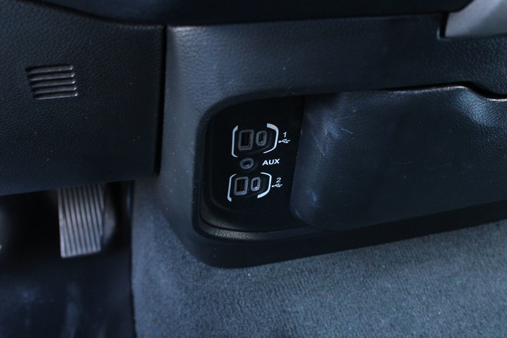 Used 2019 RAM 1500 Laramie AWD/4WD image 40