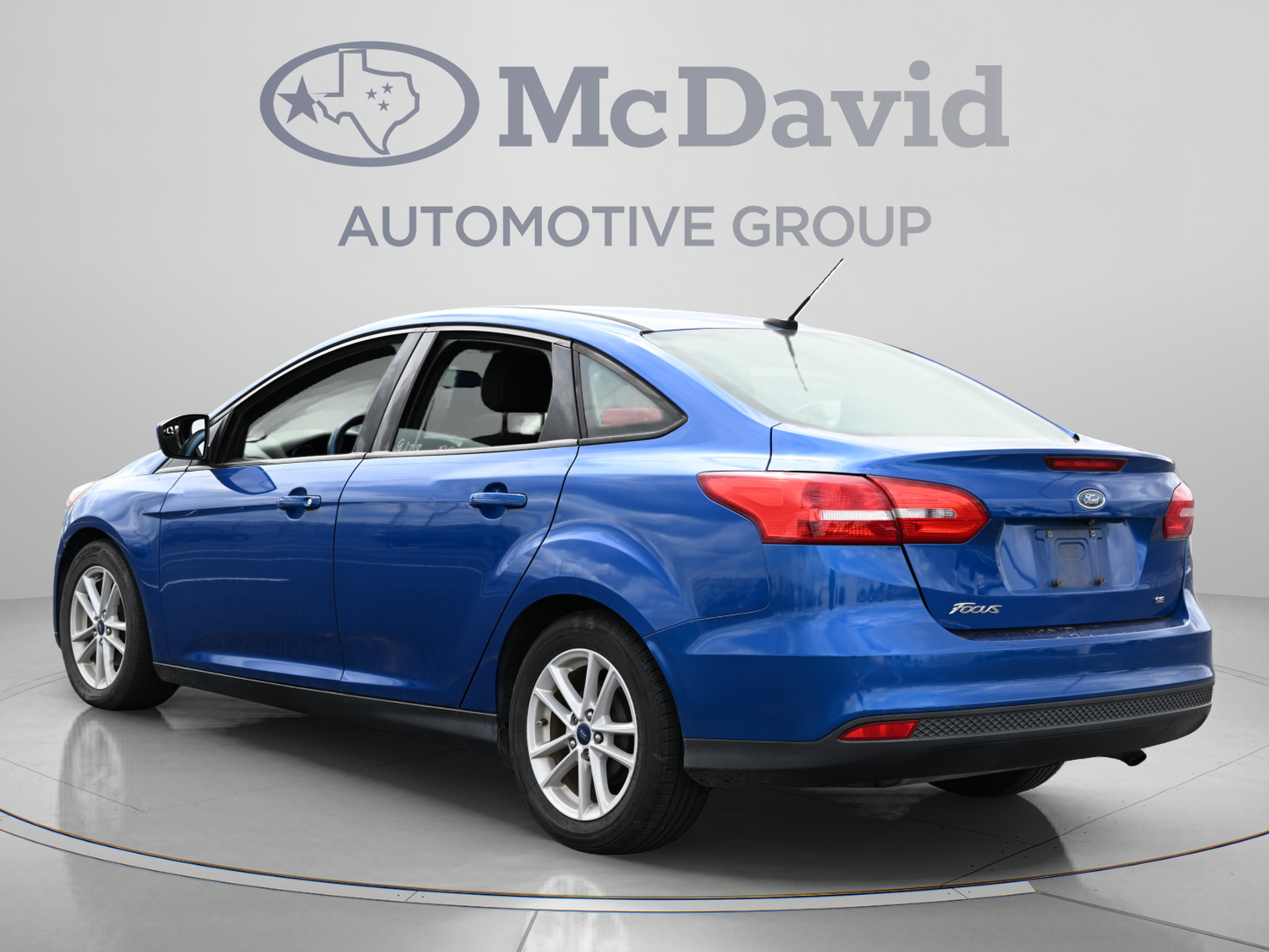 Used 2018 Ford Focus SE FWD image 4