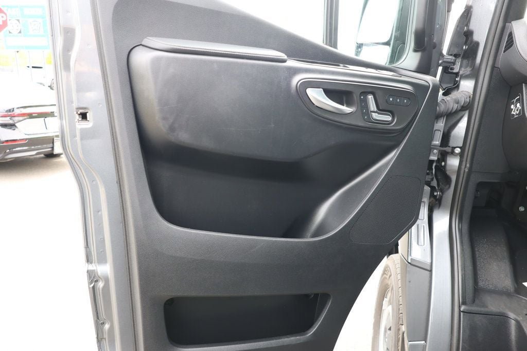 Used 2023 Mercedes-Benz Sprinter 2500 image 10