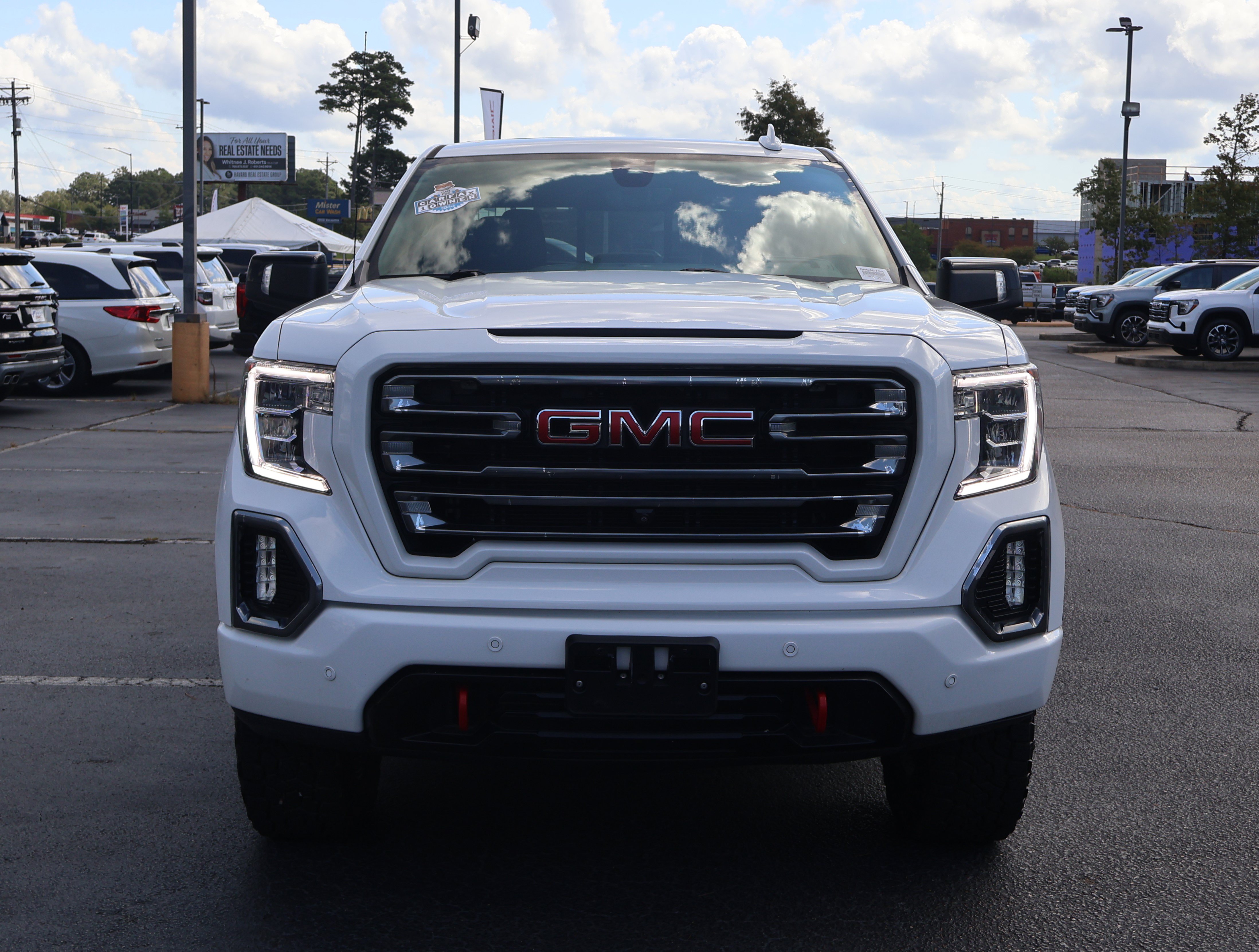 Used 2021 GMC Sierra 1500 AT4 w/ AT4 Value Package AWD/4WD image 2