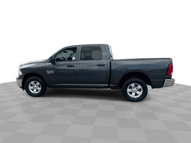 Used 2022 RAM 1500 Classic SLT image 2