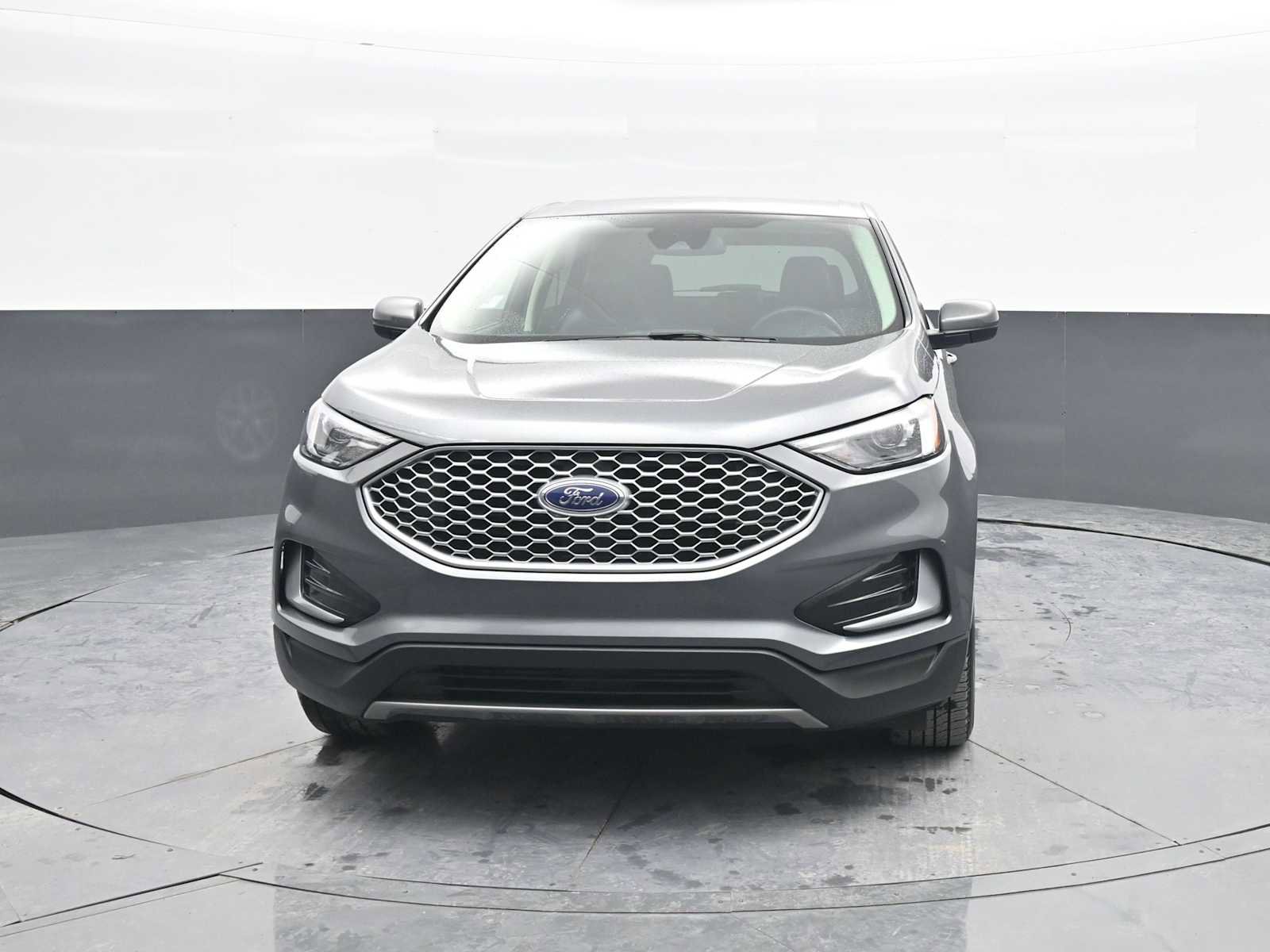 Used 2024 Ford Edge SEL image 3