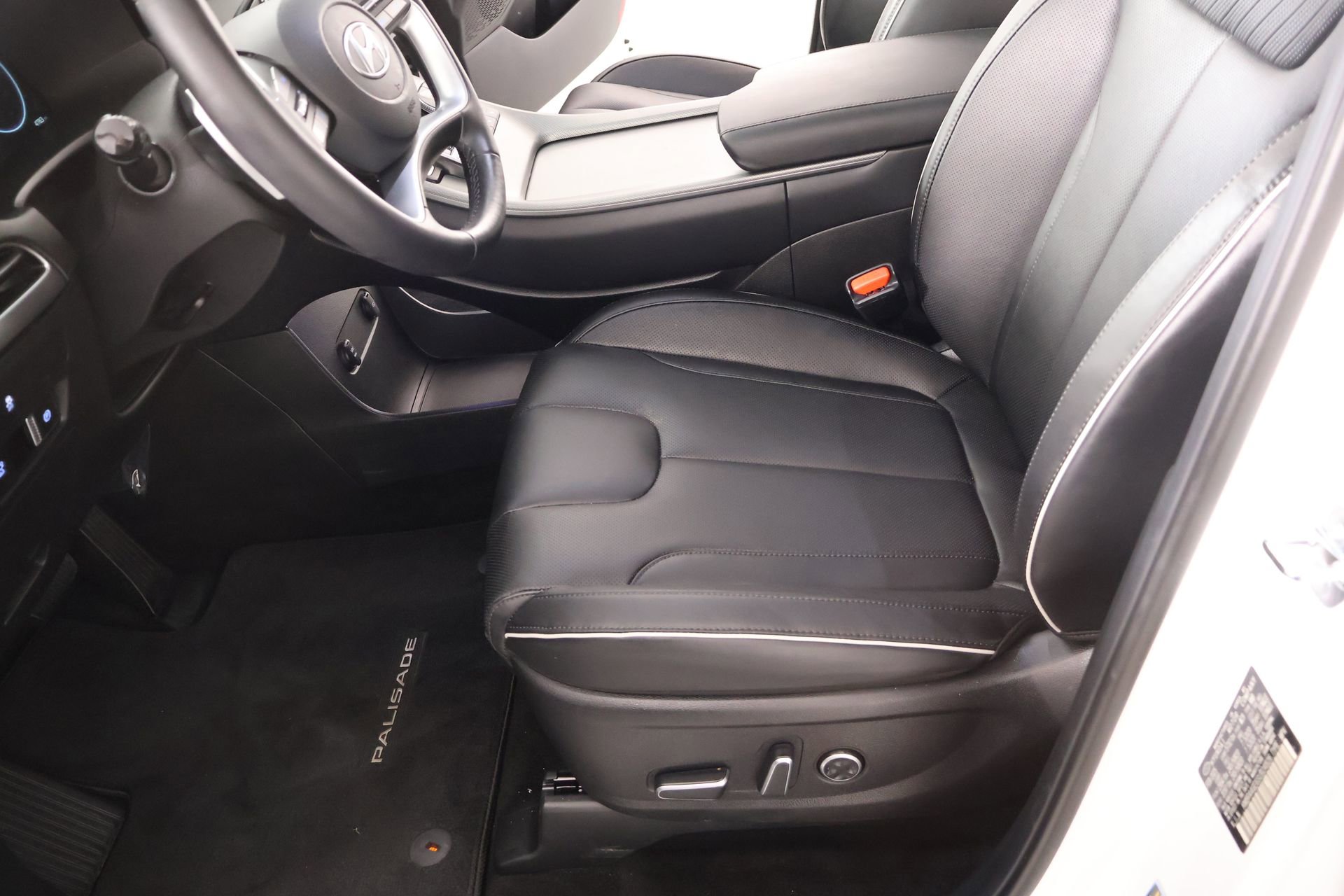 Certified 2025 Hyundai Palisade SEL image 11