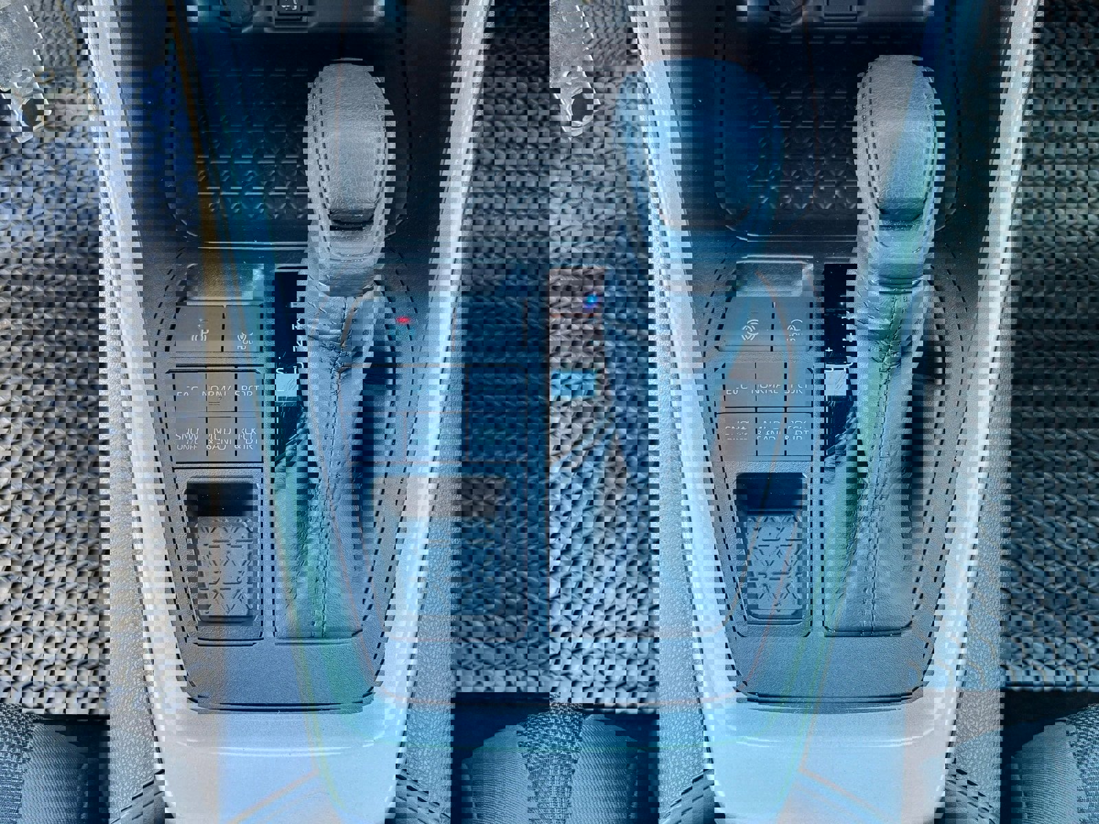 Used 2025 Toyota RAV4 LE image 27