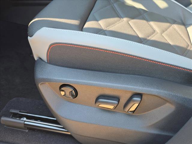 New 2026 Volkswagen Atlas Peak Edition image 6