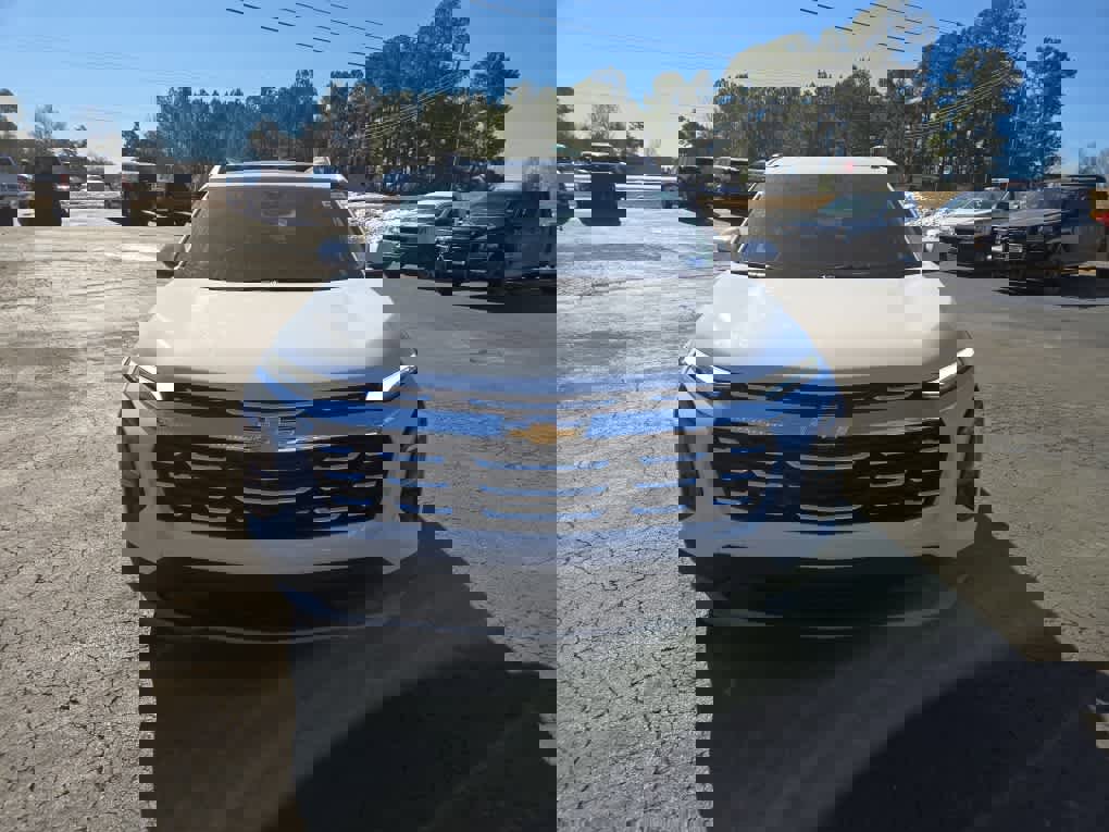 New 2026 Chevrolet Equinox LT w/ Convenience Package II image 2