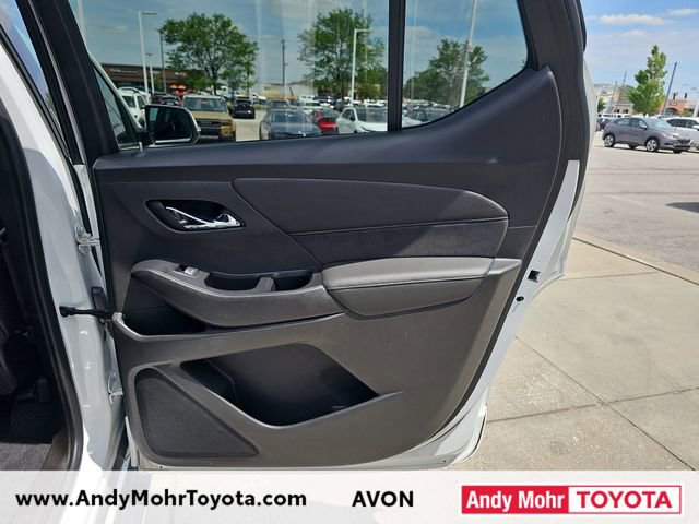 Used 2022 Chevrolet Traverse High Country w/ LPO, 'HIT The Road' Package AWD/4WD image 38