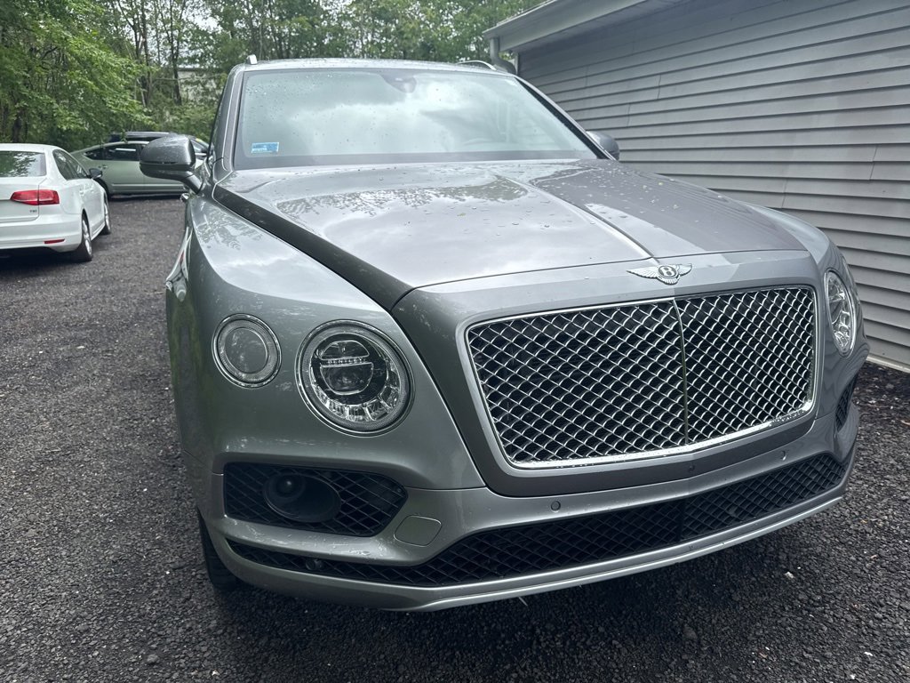 Used 2018 Bentley Bentayga Activity image 17