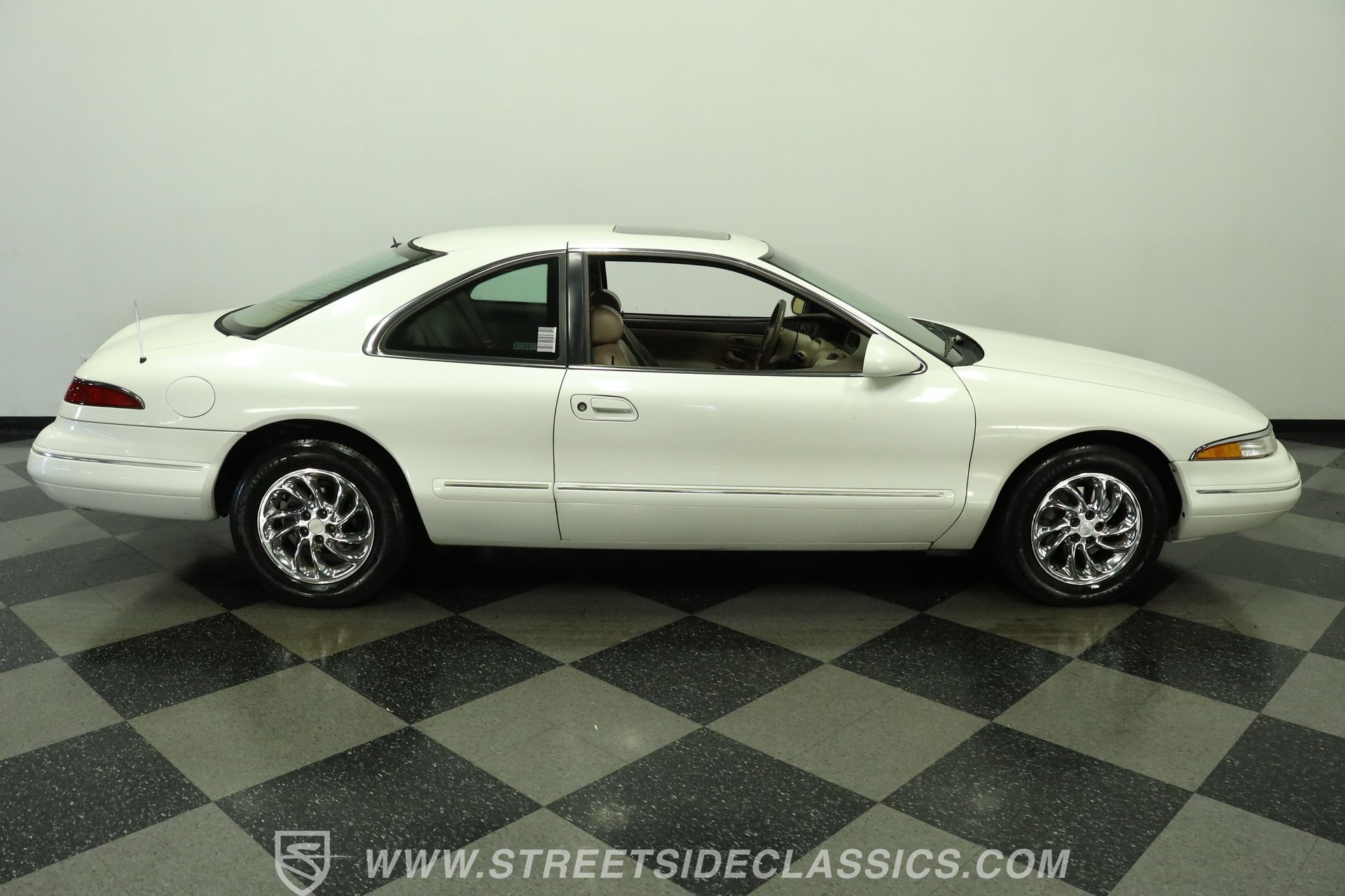 Used 1993 Lincoln Mark VIII RWD image 13
