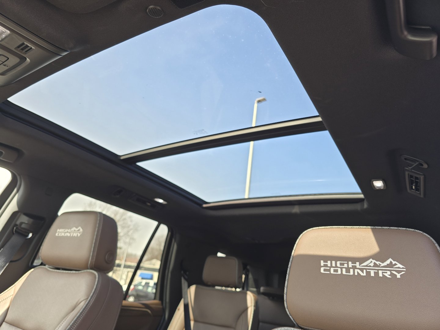 Used 2023 Chevrolet Tahoe High Country AWD/4WD image 3