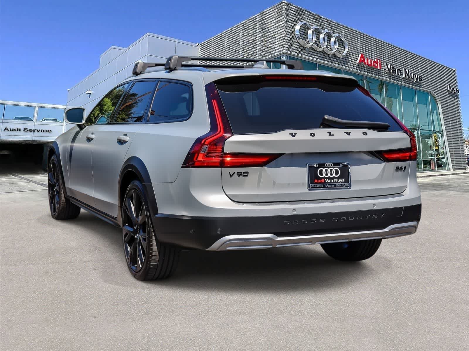 Used 2024 Volvo V90 B6 Cross Country Ultimate w/ Protection Package Premier AWD/4WD video 2