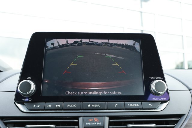Used 2024 Nissan Altima 2.5 SV FWD image 17