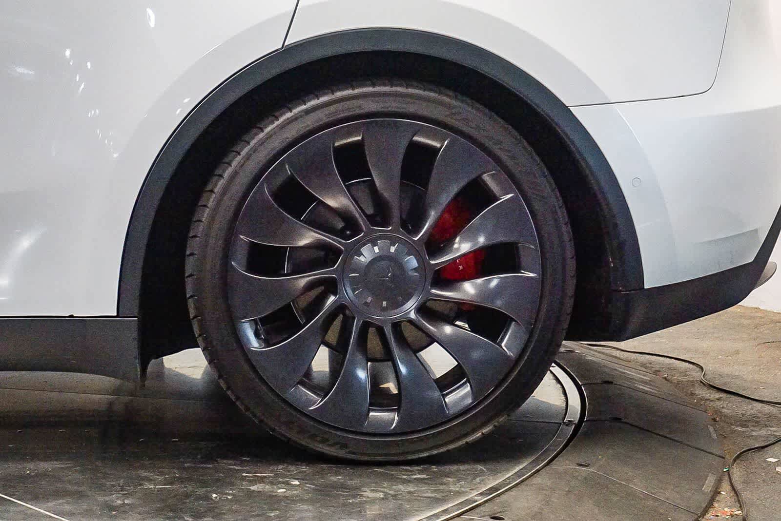Used 2022 Tesla Model Y Performance image 10
