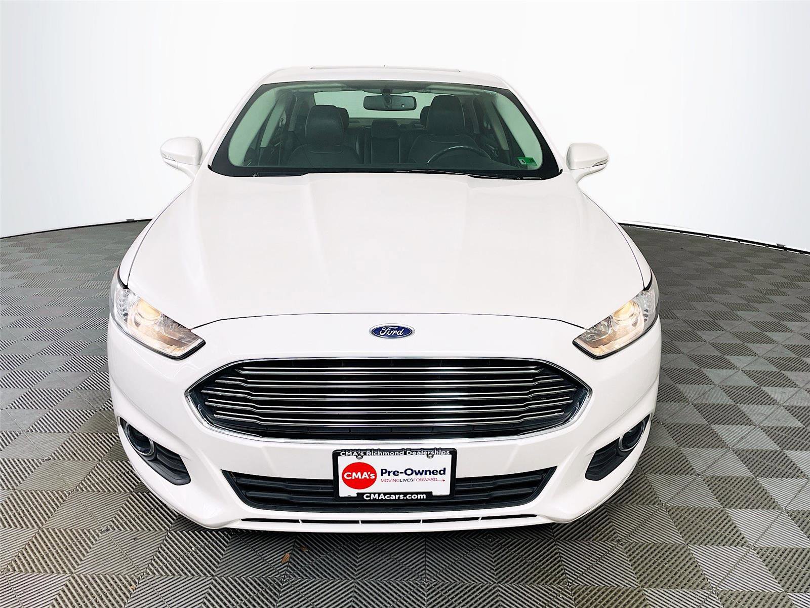 Used 2016 Ford Fusion SE w/ Equipment Group 202A FWD image 2
