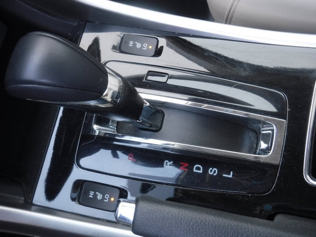 Used 2017 Honda Accord EX-L image 19