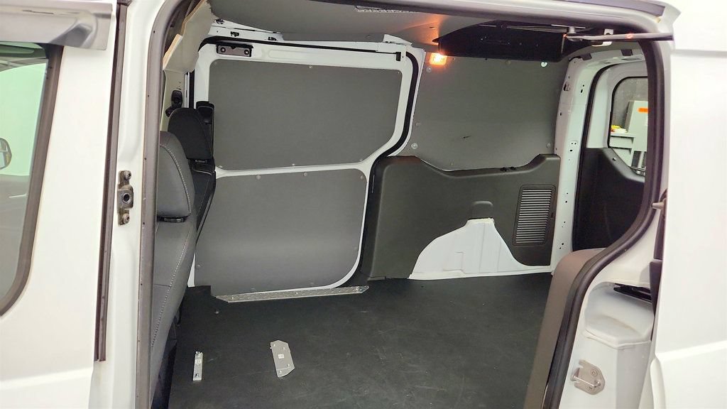 Used 2023 Ford Transit Connect XLT FWD image 18