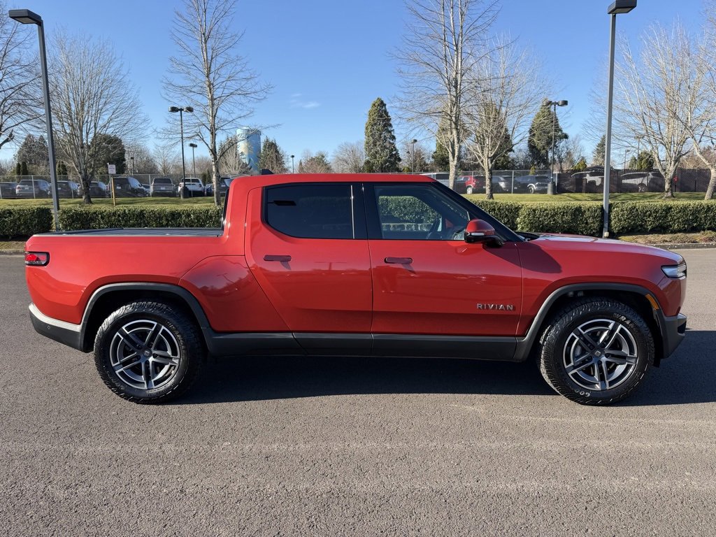 Used 2025 Rivian R1T Adventure image 9