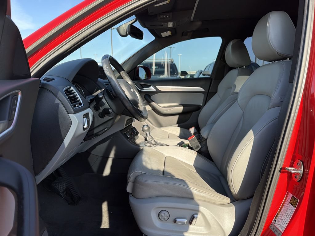 Used 2018 Audi Q3 2.0T Premium w/ Convenience Package FWD image 8