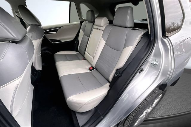 Used 2020 Toyota RAV4 Limited AWD/4WD image 21