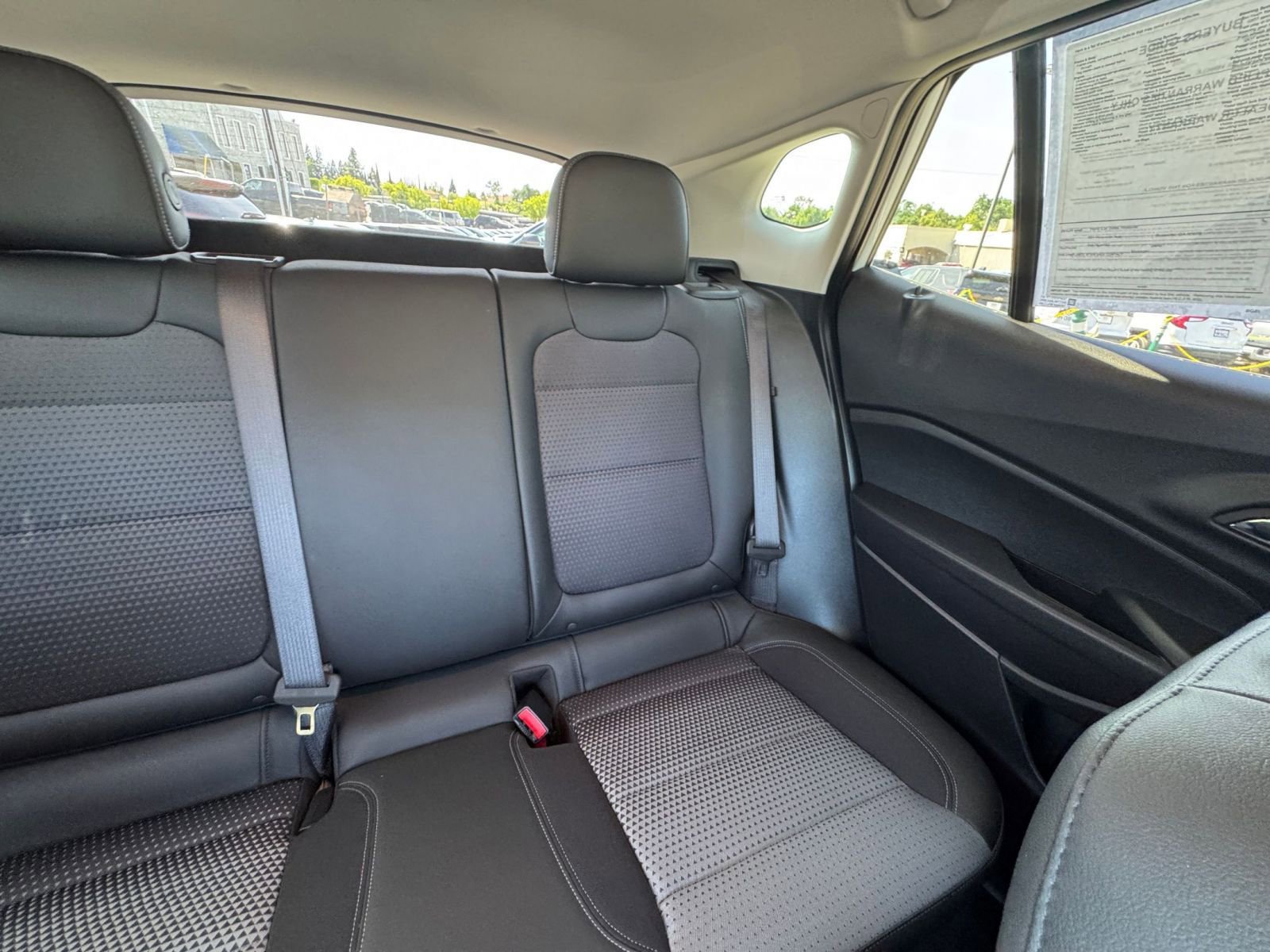 Used 2025 Chevrolet Trax LT image 36