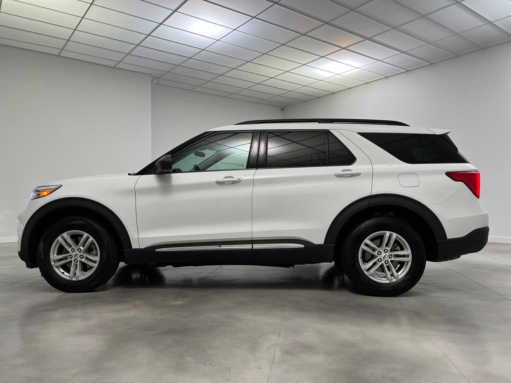 Used 2024 Ford Explorer XLT w/ Equipment Group 202A image 4
