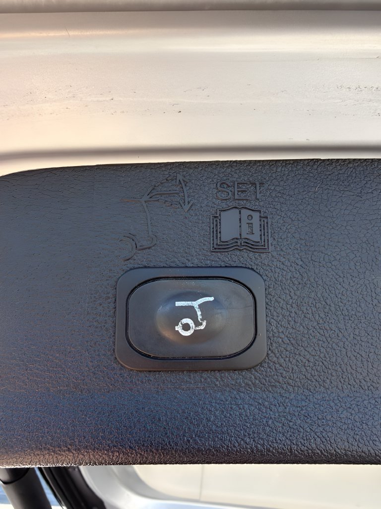 Used 2019 Ford Escape SEL w/ Sun & Style Package AWD/4WD image 23