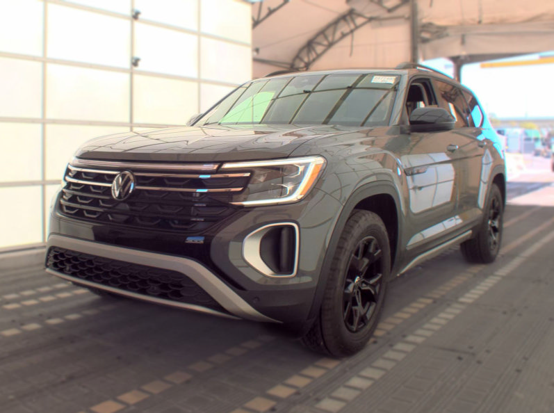 Used 2025 Volkswagen Atlas Peak Edition SE
