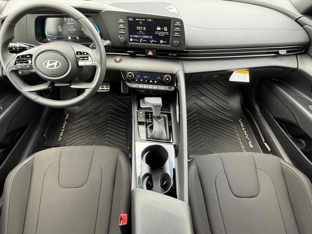 New 2026 Hyundai Elantra SEL Sport FWD image 14