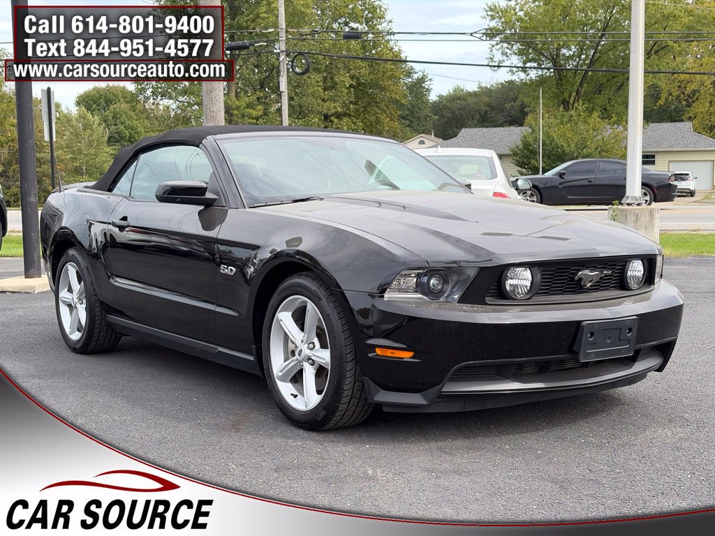 Used 2012 Ford Mustang GT Premium w/ HID Headlamps & Security Pkg RWD image 3