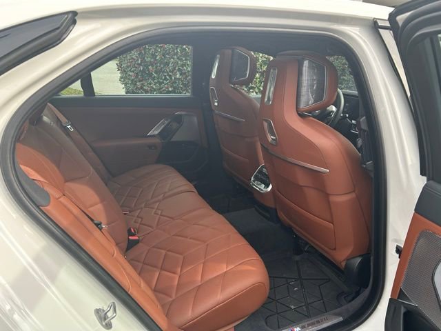 Used 2025 BMW 760i xDrive w/ Executive Package image 19